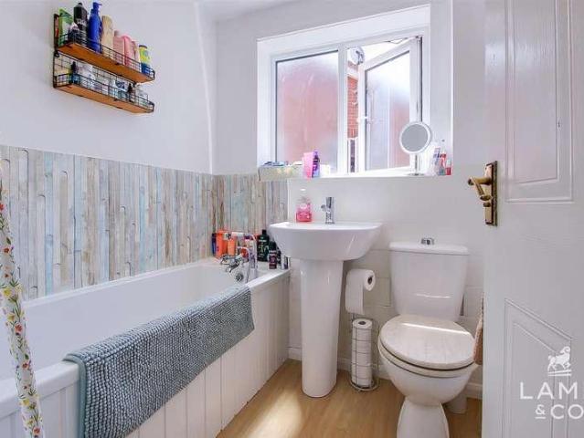2 bed house for sale