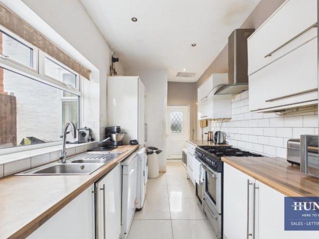 2 bed house for sale