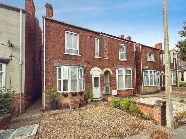 2 bed house for sale