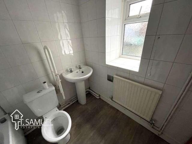 2 bed house for sale