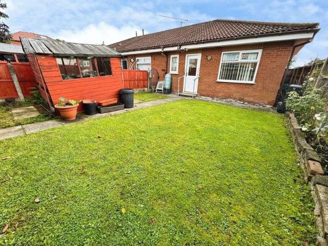 2 bed house for sale