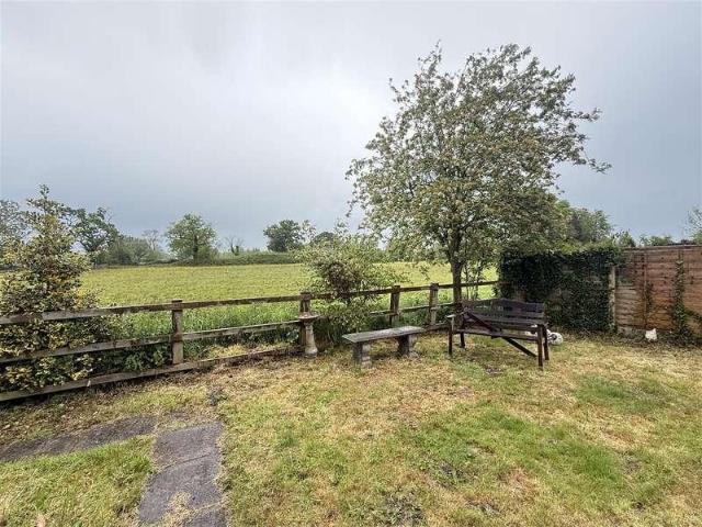 2 bed house for sale