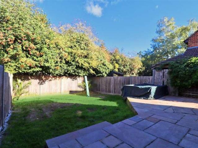 2 bed house for sale