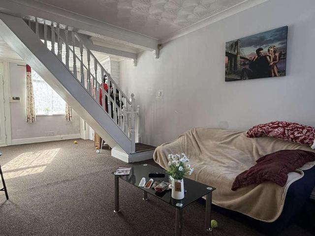 2 bed house for sale