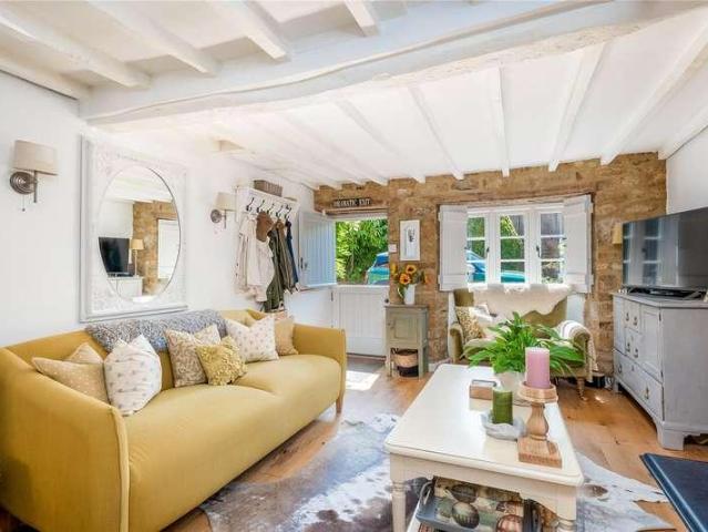 2 bed house for sale