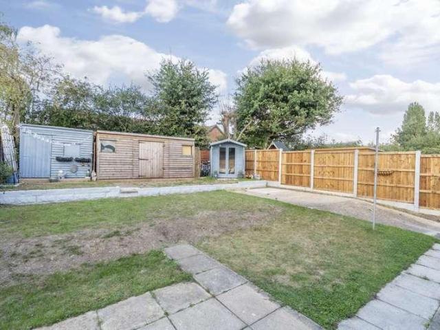 2 bed house for sale