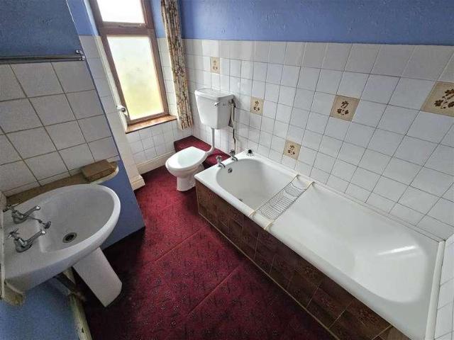 2 bed house for sale