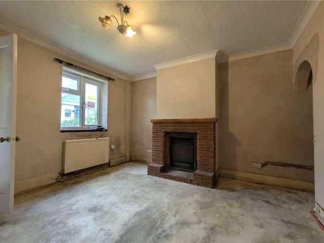 2 bed house for sale
