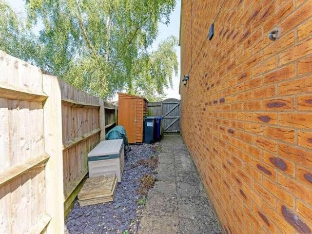 2 bed house for sale