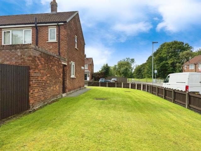 2 bed house for sale