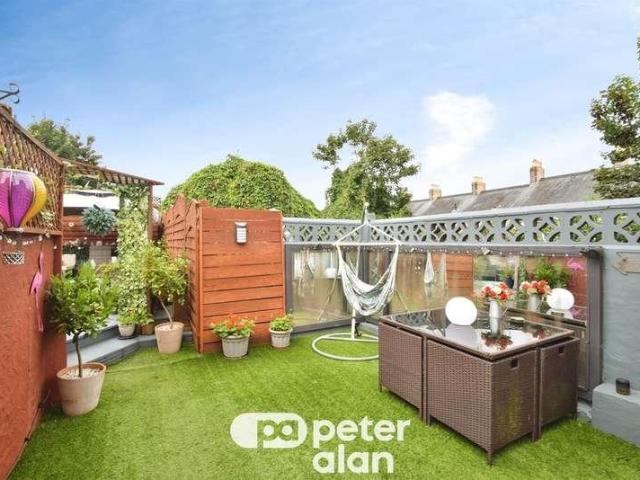 2 bed house for sale