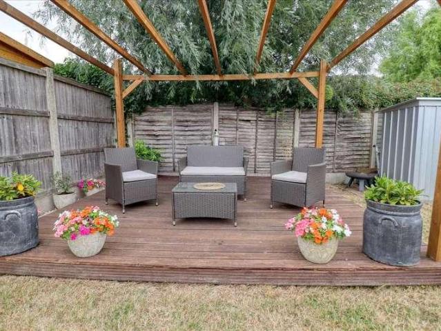 2 bed house for sale