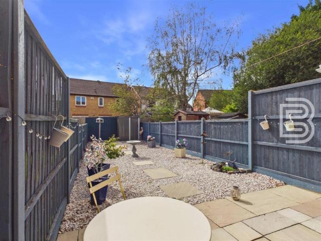 2 bed house for sale