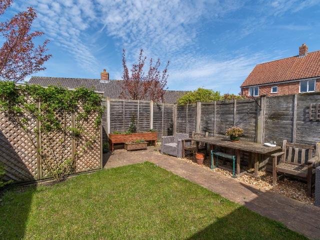 2 bed house for sale
