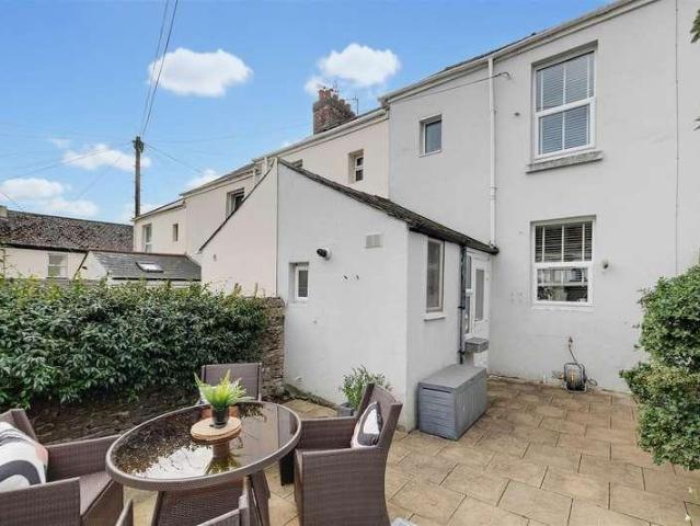 2 bed house for sale