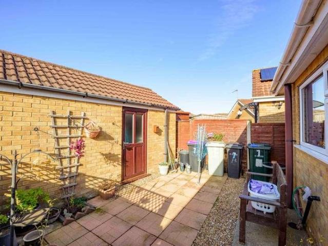 2 bed house for sale