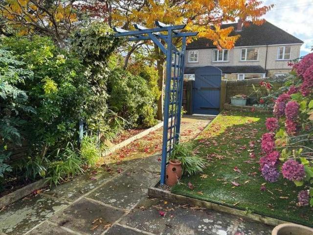 2 bed house for sale