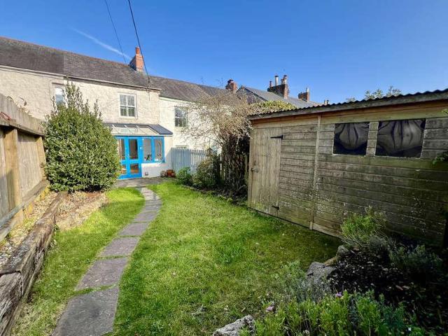 2 bed house for sale