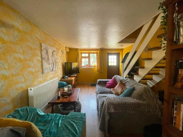 2 bed house for sale