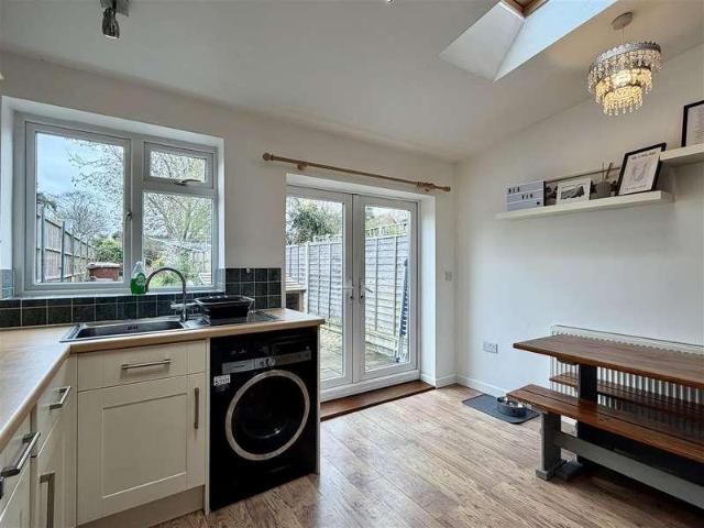2 bed house for sale