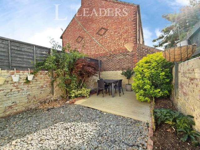 2 bed house for sale