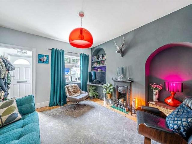2 bed house for sale
