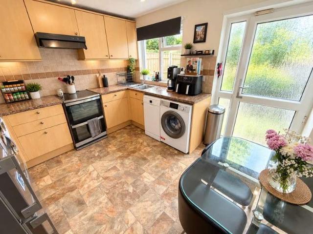 2 bed house for sale