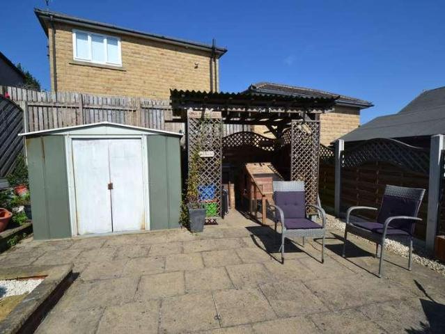 2 bed house for sale