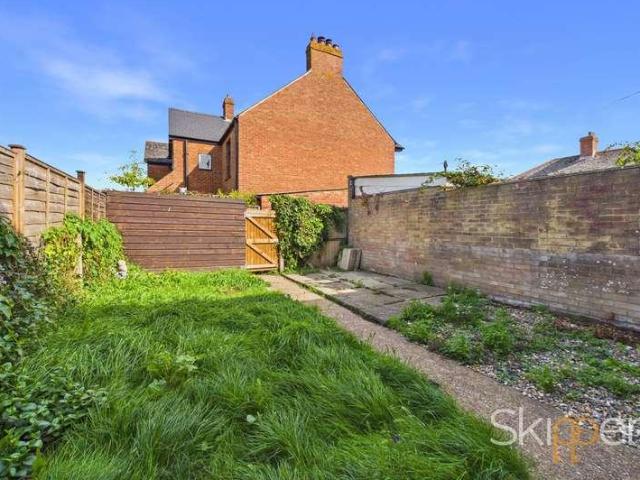 2 bed house for sale