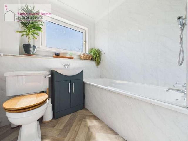 2 bed house for sale
