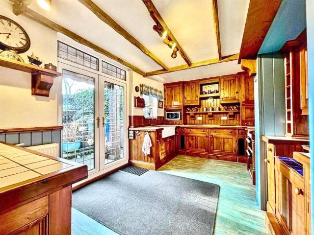 2 bed house for sale