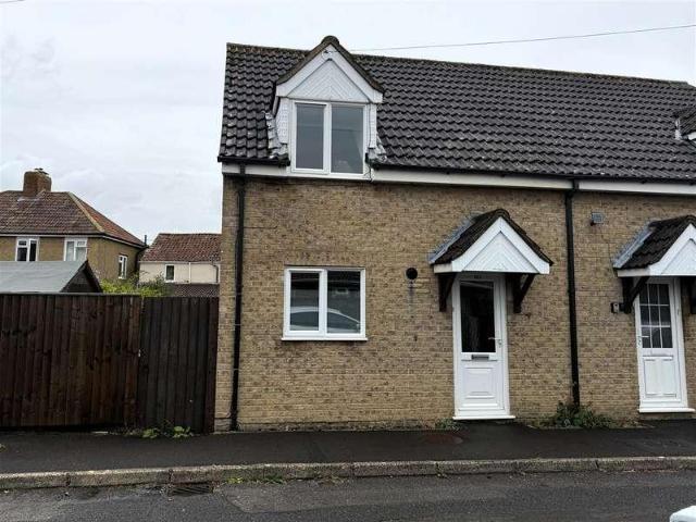 2 bed house for sale