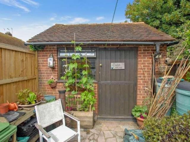 2 bed house for sale