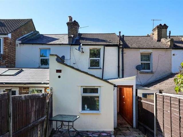 2 bed house for sale