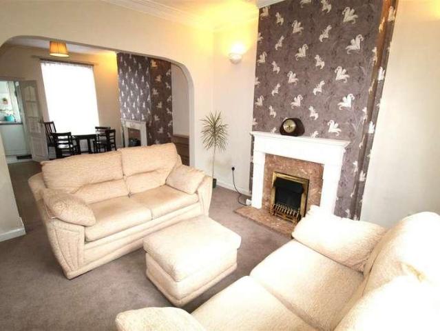 2 bed house for sale