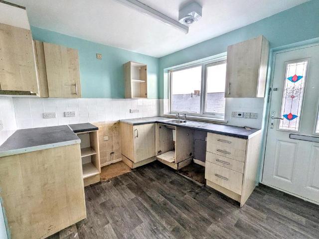 2 bed house for sale