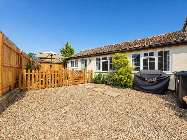 2 bed house for sale