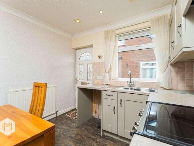 2 bed house for sale
