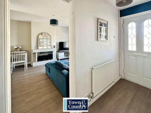 2 bed house for sale