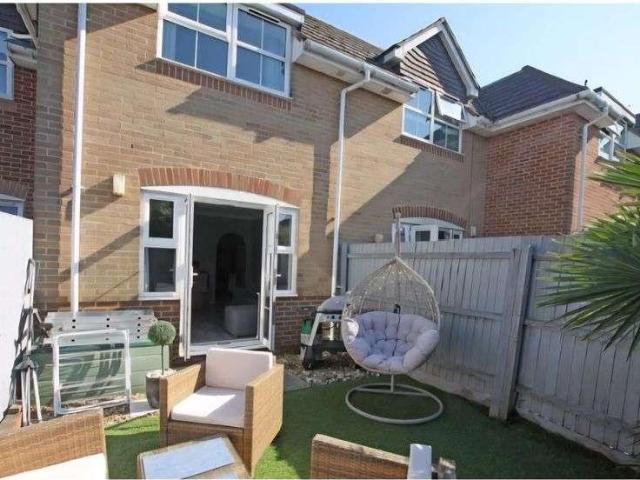 2 bed house for sale