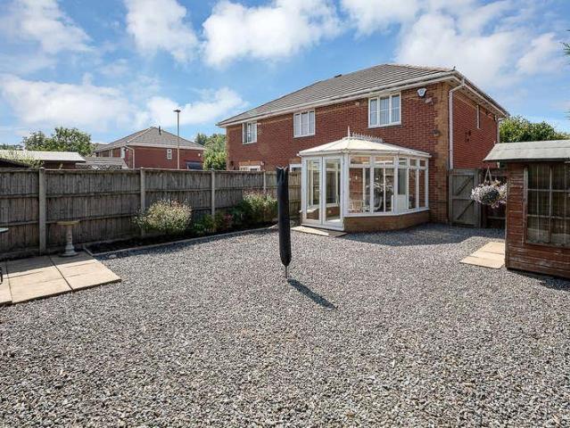 2 bed house for sale