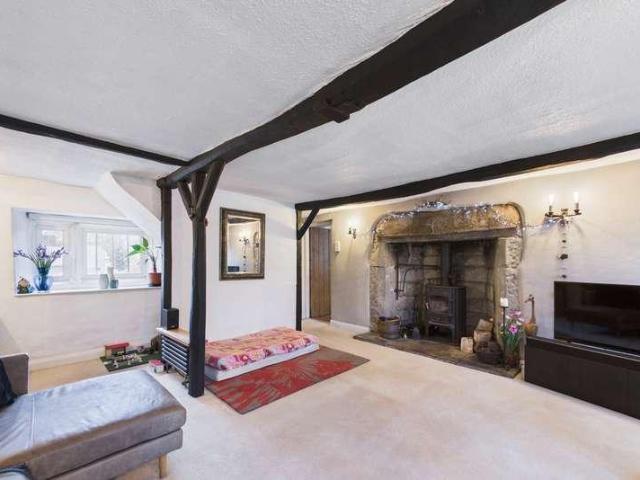 2 bed house for sale