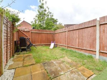 2 bed house for sale