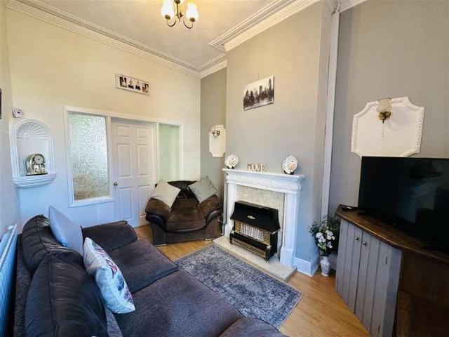 2 bed house for sale