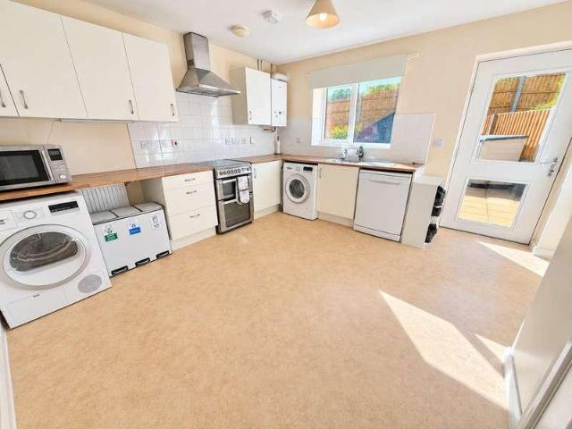 2 bed house for sale