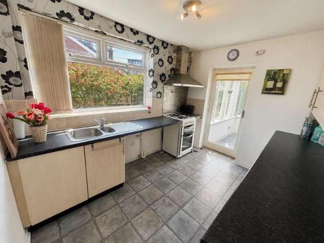 2 bed house for sale