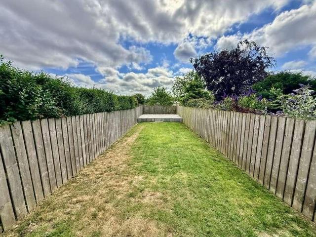 2 bed house for sale