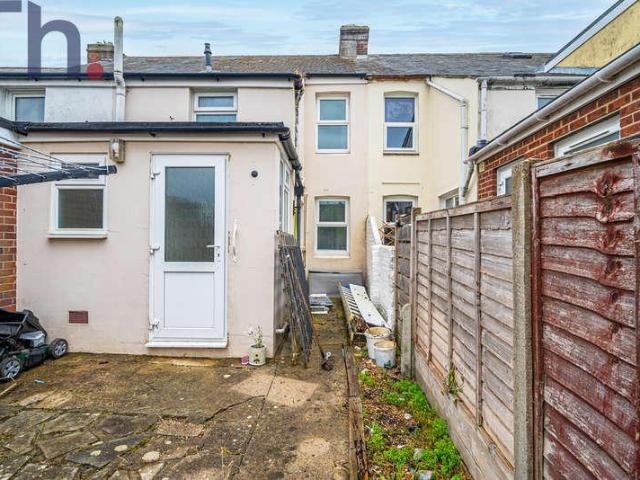 2 bed house for sale