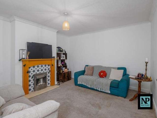 2 bed house for sale