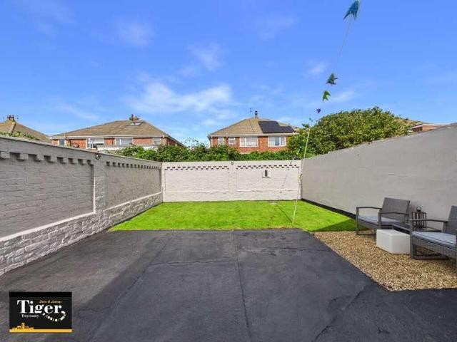 2 bed house for sale